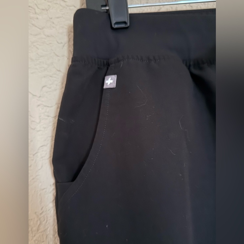 FIGS Black Jogger Scrub Pants Medium Petite M/P Elastic Waist Cargo Pocket - Picture 5 of 11